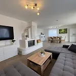 Haus Ostseesprung - Sarah Hochparterre Gratis Wlan, Parkplatz Und Gem Garten Apartment *