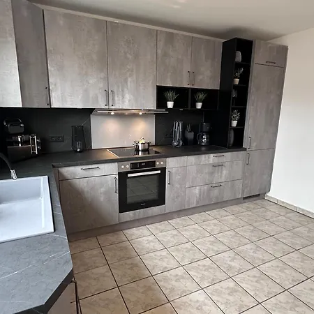 Haus Ostseesprung - Sarah Hochparterre Gratis Wlan, Parkplatz Und Gem Garten アパート