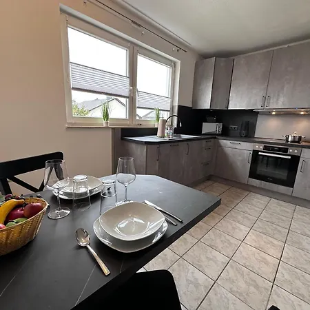 Haus Ostseesprung - Sarah Hochparterre Gratis Wlan, Parkplatz Und Gem Garten