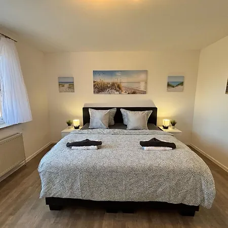 Haus Ostseesprung - Sarah Hochparterre Gratis Wlan, Parkplatz Und Gem Garten