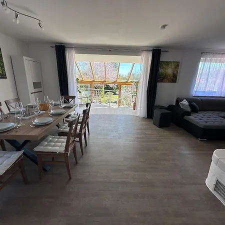 Haus Ostseesprung - Sarah Hochparterre Gratis Wlan, Parkplatz Und Gem Garten