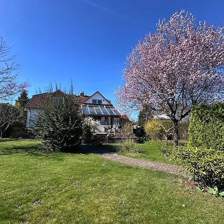 Haus Ostseesprung - Sarah Hochparterre Gratis Wlan, Parkplatz Und Gem Garten Бад-Доберан