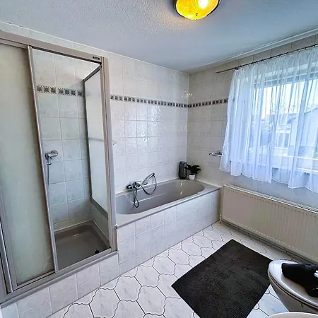 Haus Ostseesprung - Sarah Hochparterre Gratis Wlan, Parkplatz Und Gem Garten バート・ドーベラン